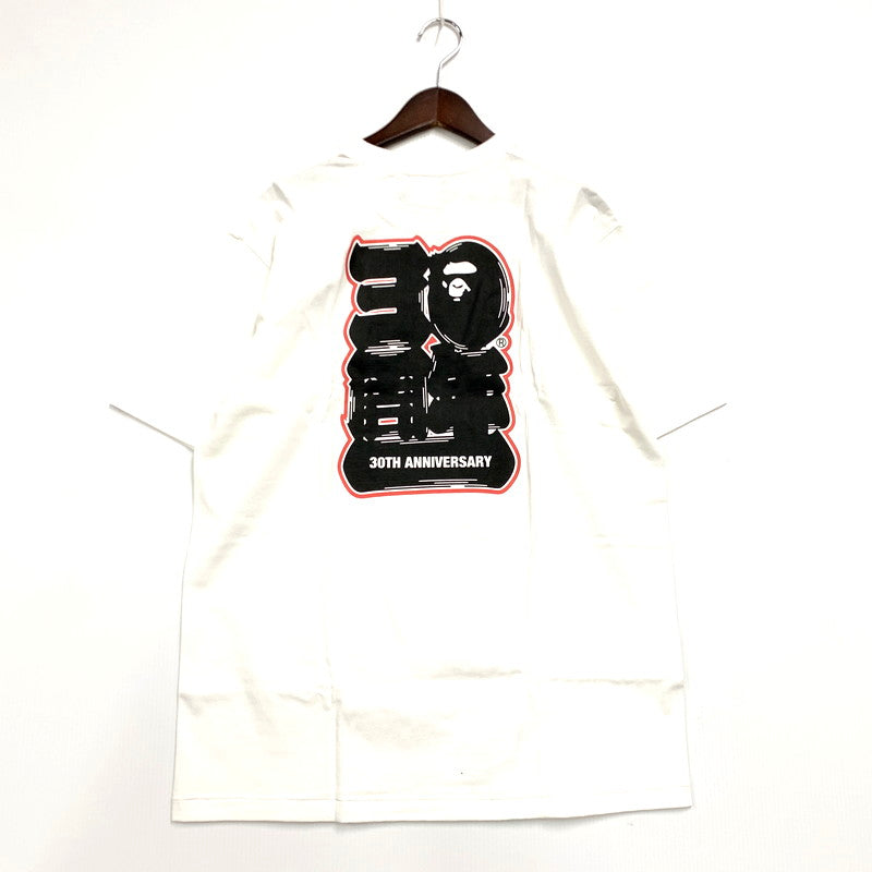 【中古美品】【メンズ】 A BATHING APE アベイシングエイプ 30TH ANNIVERSARY APE HEAD TEE 30周年 アニバーサリー エイプヘッド Tシャツ 半袖 トップス 142-250110-mm-11-izu サイズ：XL カラー：ホワイト 白 万代Net店