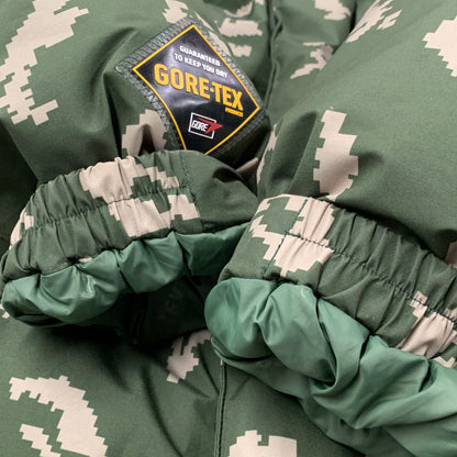 【中古品】【メンズ】 GORE-TEX 700-FILL DOWN PARKA ダウン パーカー ゴアテックス アウター 149-251009-rk-02-izu サイズ：S カラー：オリーブ ロシア カモ 万代Net店