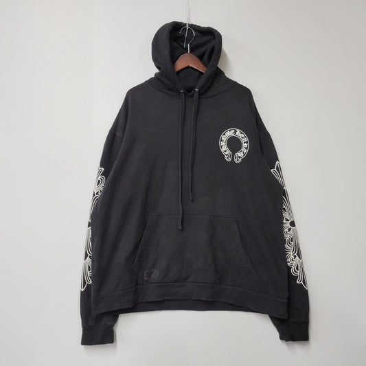 【中古品】【メンズ】 CHROME HEARTS クロムハーツ 408152701-465 HORSESHOE FLORAL CROSS PULLOVER HOODIE 国内正規 ホースシューフローラルクロスプルオーバーフーディー トップス パーカー 長袖 190-250119-ma-06-izu サイズ：XL カラー：黒 万代Net店