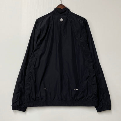 【中古品】【メンズ】  NIKE×DRAKE NOCTA ナイキ×ドレイクノクタ FN7666-010 M NRG NOCTA CS TRK JKT WVN トラックジャケット ウーブン アウター 長袖 142-250126-ma-02-izu サイズ：L カラー：BLACK/BLACK/WHITE 万代Net店