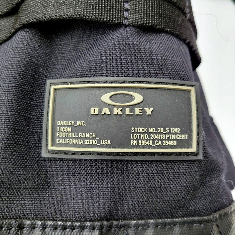 【中古品】【メンズ/レディース】 OAKLEY オークリー UTILITY FOLDED BACKPACK 921516 ユーティリティ バックパック リュック バッグ カバン 鞄 188-250205-as-40-izu カラー：ブラック 万代Net店