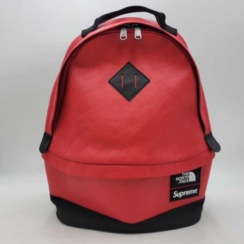 【中古品】【メンズ/レディース】 Supreme シュプリーム × THE NORTH FACE ザノースフェイス LEATHER DAY PACK NF0A3G73 レザーデイパック リュック バッグ カバン 鞄 188-250715-as-14-izu カラー：レッド×ブラック 万代Net店