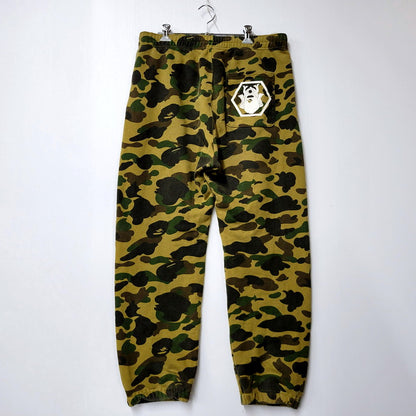 【中古品】【メンズ】 A BATHING APE アベイシングエイプ × UNDEFEATED アンディフィーテッド CAMO SWEAT PANTS 001PT9731921X カモ スウェットパンツ ボトムス 153-250202-as-26-izu サイズ：L カラー：グリーン系 万代Net店