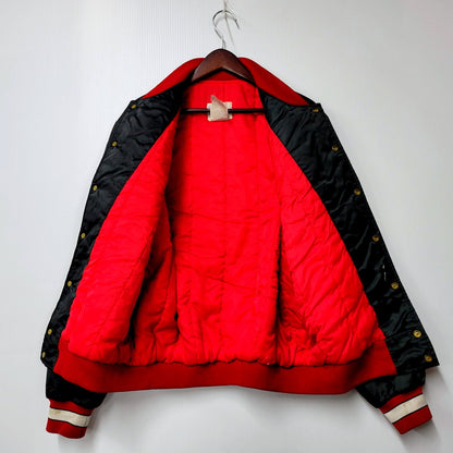 【中古品】【メンズ】  USED NBA CHICAGO BULLS STADIUM JACKET シカゴ・ブルズ スタジアムジャケット スタジャン アウター 146-250202-as-29-izu サイズ：L カラー：ブラック 万代Net店