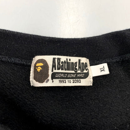 【中古品】【メンズ】 A BATHING APE アベイシングエイプ UNKLE POINTMAN LOGO RELAXED CREWNECK 001SWH231902X アンクル ポイントマン ロゴ リラックス クルーネック スウェット トレーナー 長袖 トップス 142-250205-as-17-izu サイズ：XL カラー：ブラック 万代Net店