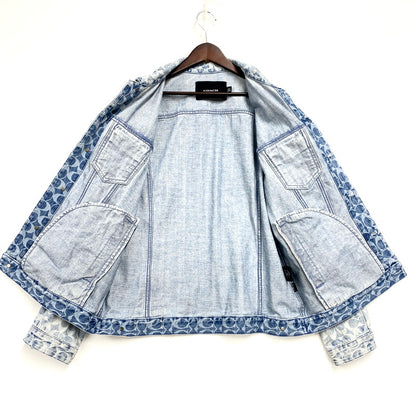 【中古品】【メンズ】 COACH コーチ SIGNATURE DENIM JACKET C0918 シグネチャー デニムジャケット アウター 141-250205-as-21-izu サイズ：L カラー：ライトインディゴ 万代Net店