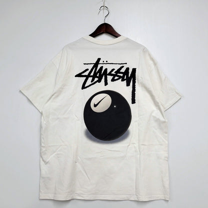 【中古品】【メンズ】 STUSSY ステューシー × NIKE ナイキ 22SS M NRG FL SS 8 BALL TEE DO9322-100 8ボール プリントTシャツ 半袖 トップス 142-250209-ay-06-izu サイズ：XL カラー：ホワイト 万代Net店