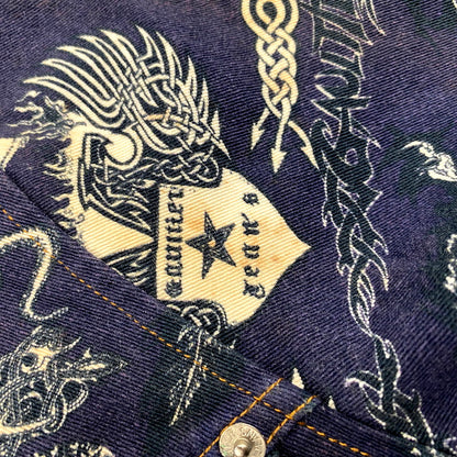 【現状渡し品】【メンズ】 GAULTIER JEAN'S ゴルチェジーンズ TATTOO GRAPHIC PRINT SHORT TRUCKER JACKET タトゥー グラフィック プリント ショート トラッカージャケット 日本製 168-250223-as-16-izu サイズ：48 カラー：ネイビー系 万代Net店