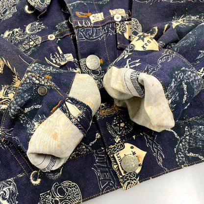 【現状渡し品】【メンズ】 GAULTIER JEAN'S ゴルチェジーンズ TATTOO GRAPHIC PRINT SHORT TRUCKER JACKET タトゥー グラフィック プリント ショート トラッカージャケット 日本製 168-250223-as-16-izu サイズ：48 カラー：ネイビー系 万代Net店