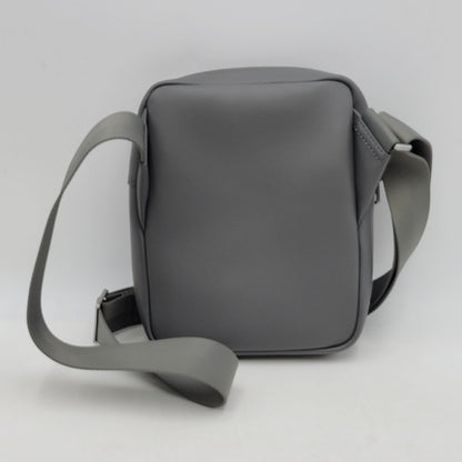 【中古品】【メンズ/レディース】 LACOSTE ラコステ F2225 PD SHOULDER BAG ショルダーバッグ 鞄 カバン 188-250227-ma-07-izu カラー：グレー系 万代Net店