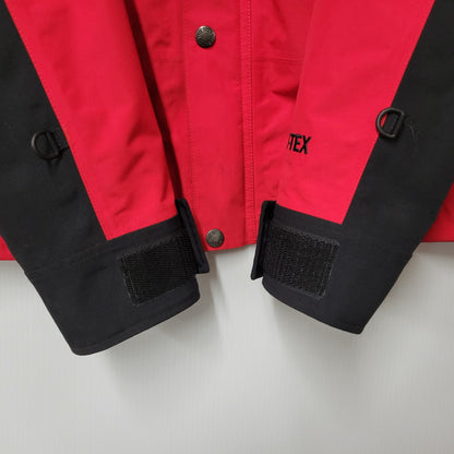 【中古品】【メンズ】 Supreme シュプリーム × THE NORTH FACE ザノースフェイス ARC LOGO MOUNTAIN PARKA NF0A3VMM アーチ ロゴ マウンテンパーカー ジャケット アウター 149-250708-as-15-izu サイズ：M カラー：レッド×ブラック 万代Net店