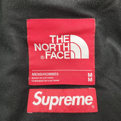【中古品】【メンズ】 Supreme シュプリーム × THE NORTH FACE ザノースフェイス ARC LOGO MOUNTAIN PARKA NF0A3VMM アーチ ロゴ マウンテンパーカー ジャケット アウター 149-250708-as-15-izu サイズ：M カラー：レッド×ブラック 万代Net店