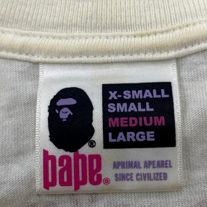 【中古品】【メンズ】  OLD A BATHING APE×KAWS オールド アベイシングエイプ×カウズ 00S FRONT LOGO SS TEE 00年代 フロントロゴショートスリーブT トップス 半袖 142-250304-ma-07-izu サイズ：M カラー：白系 万代Net店