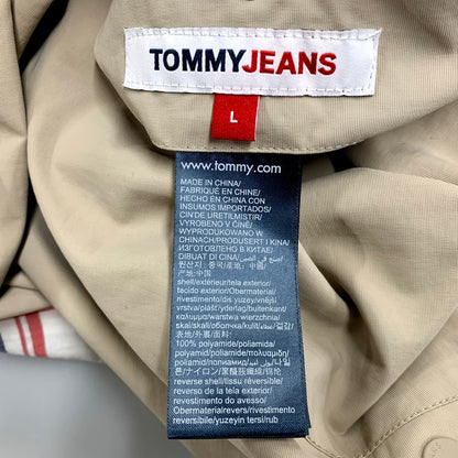 【中古品】【メンズ】  TOMMY JEANS トミー ジーンズ DM10709 リバーシブルフラッグロゴバッジジャケット アウター 147-250313-as-06-izu サイズ：L カラー：ベージュ×マルチカラー 万代Net店