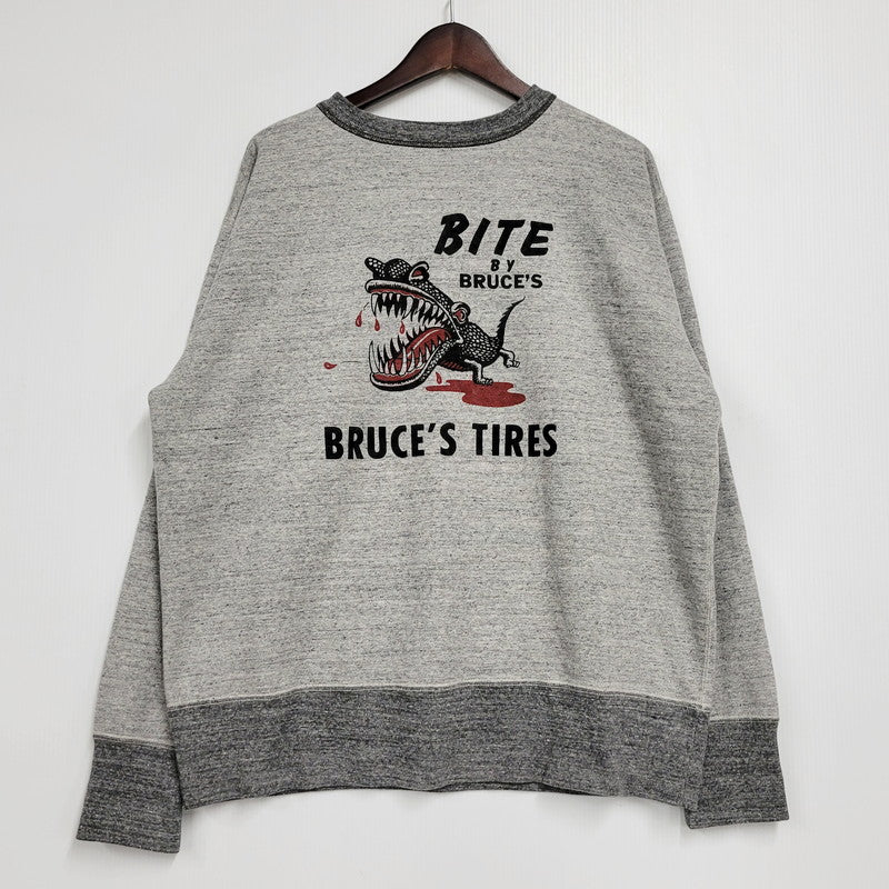 【中古品】【メンズ】  FREEWHEELERS-POWER WEAR- フリーホイーラーズ パワーウェア 2434006 BRUCE'S TIRES CREW NECKED SWEAT SHIRT ブルースタイヤ クルーネックスウェットシャツ トップス 長袖 145-250308-ma-04-izu サイズ：44 カラー：MIX GRAY×GRAINED CHARCOAL GRAY 万代Net店