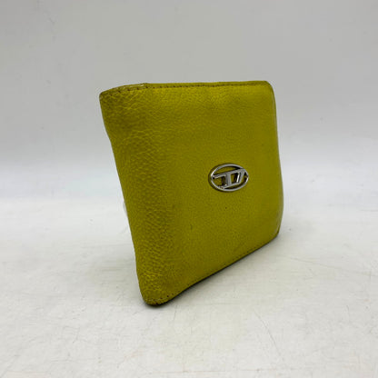 【現状渡し品】【メンズ/レディース】 DIESEL ディーゼル WALLET ウォレット 二つ折り財布 201-250322-as-02-izu カラー：イエロー系 万代Net店