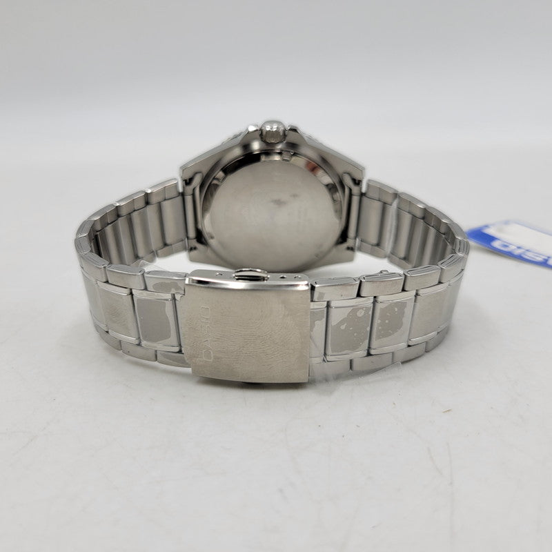 【中古美品】【メンズ/レディース】 CASIO カシオ MDV-106DD-1A1V 腕時計 199-260527-as-16-izu サイズ：48.5 × 44.2 × 12.1 mm カラー：ブラック×シルバー 万代Net店