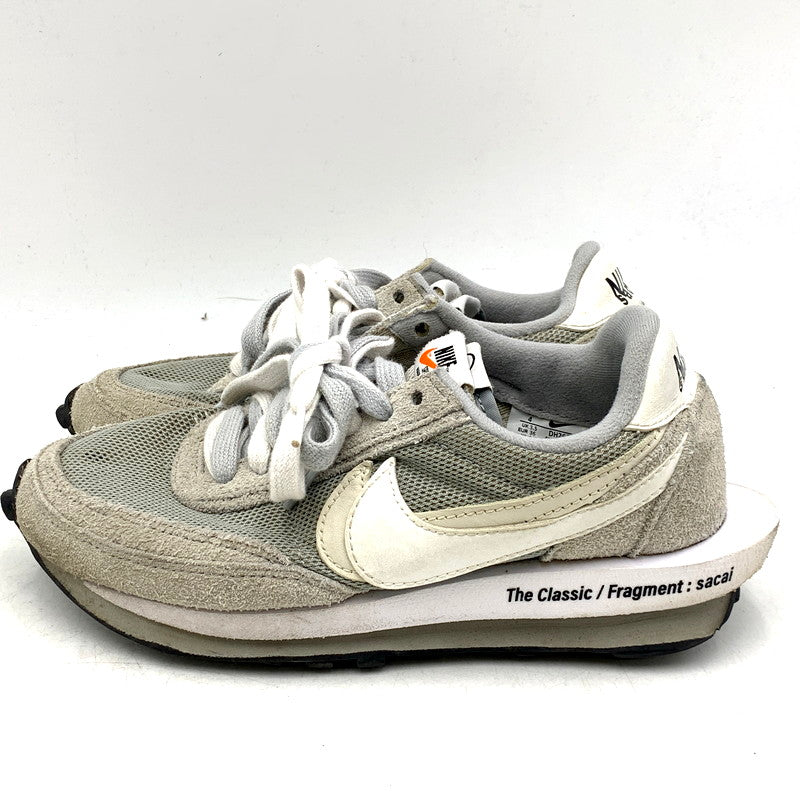 【現状渡し品】【レディース】 × FRAGMENT フラグメント × SACAI サカイ LD WAFFLE/SF DH2684-001 LD ワッフル トリプルコラボ スニーカー シューズ 靴 166-250403-ay-04-izu サイズ：23cm カラー：LT SMOKE GREY/WHITE-BLACK 万代Net店