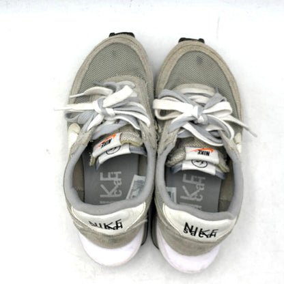【現状渡し品】【レディース】 × FRAGMENT フラグメント × SACAI サカイ LD WAFFLE/SF DH2684-001 LD ワッフル トリプルコラボ スニーカー シューズ 靴 166-250403-ay-04-izu サイズ：23cm カラー：LT SMOKE GREY/WHITE-BLACK 万代Net店