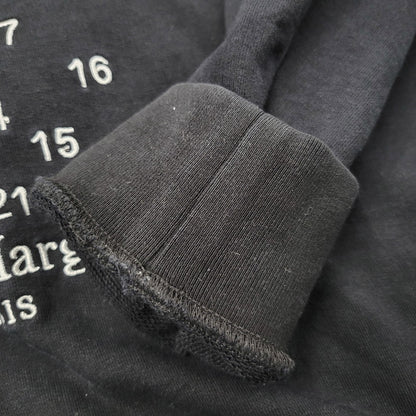 【中古品】【メンズ】 MAISON MARGIELA メゾン マルジェラ OVERSIZE LOGO HOODIE CALENDAR GRAPHICS S50GU0202 S25505 オーバーサイズ ロゴ フーディー カレンダーグラフィック パーカー 長袖 トップス 141-250402-as-02-izu サイズ：S カラー：ブラック 万代Net店