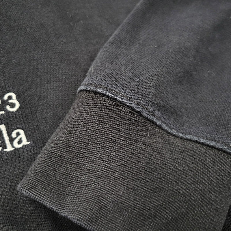 【中古品】【メンズ】 MAISON MARGIELA メゾン マルジェラ OVERSIZE LOGO HOODIE CALENDAR GRAPHICS S50GU0202 S25505 オーバーサイズ ロゴ フーディー カレンダーグラフィック パーカー 長袖 トップス 141-250402-as-02-izu サイズ：S カラー：ブラック 万代Net店