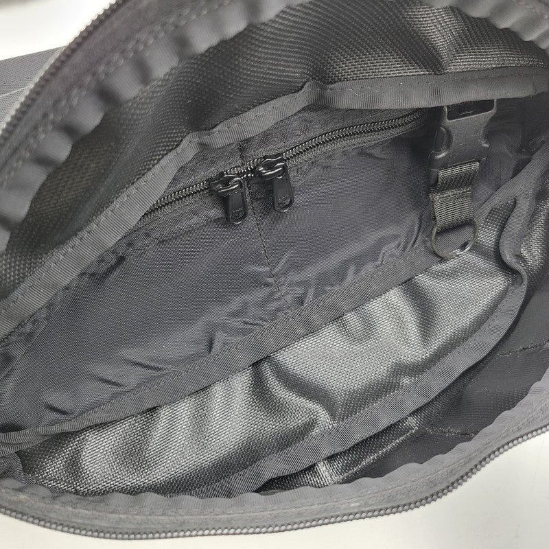 【中古品】【メンズ/レディース】 BRIEFING ブリーフィング TRIPOD BODY BAG トライポッド ボディバッグ USA製 カバン 鞄 188-250410-as-17-izu カラー：ブラック 万代Net店