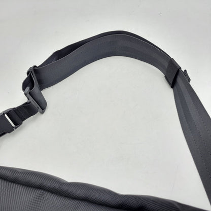 【中古品】【メンズ/レディース】 BRIEFING ブリーフィング TRIPOD BODY BAG トライポッド ボディバッグ USA製 カバン 鞄 188-250410-as-17-izu カラー：ブラック 万代Net店