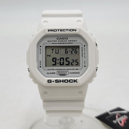 【中古美品】【メンズ/レディース】 G-SHOCK ジーショック DW-5600MW-7 腕時計 199-260527-as-08-izu サイズ：48.9 × 42.8 × 13.4 mm カラー：ホワイト 万代Net店