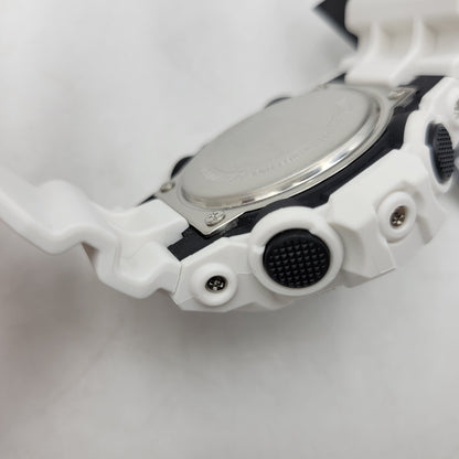 【中古美品】【メンズ/レディース】 G-SHOCK ジーショック GA-700-7A 腕時計 199-260527-as-10-izu サイズ：57.5 × 53.4 × 18.4 mm カラー：ホワイト 万代Net店