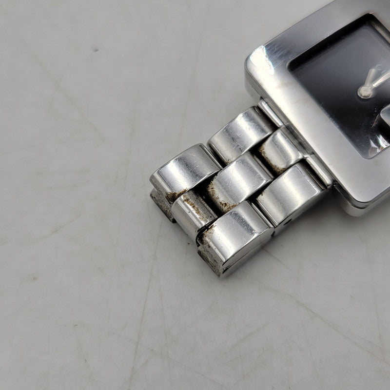 【中古品】【メンズ/レディース】 GUCCI グッチ SQUARE G QUARTZ 3600L スクエアG クォーツ 黒文字盤 腕時計 197-250711-as-05-izu カラー：ブラック×シルバー 万代Net店