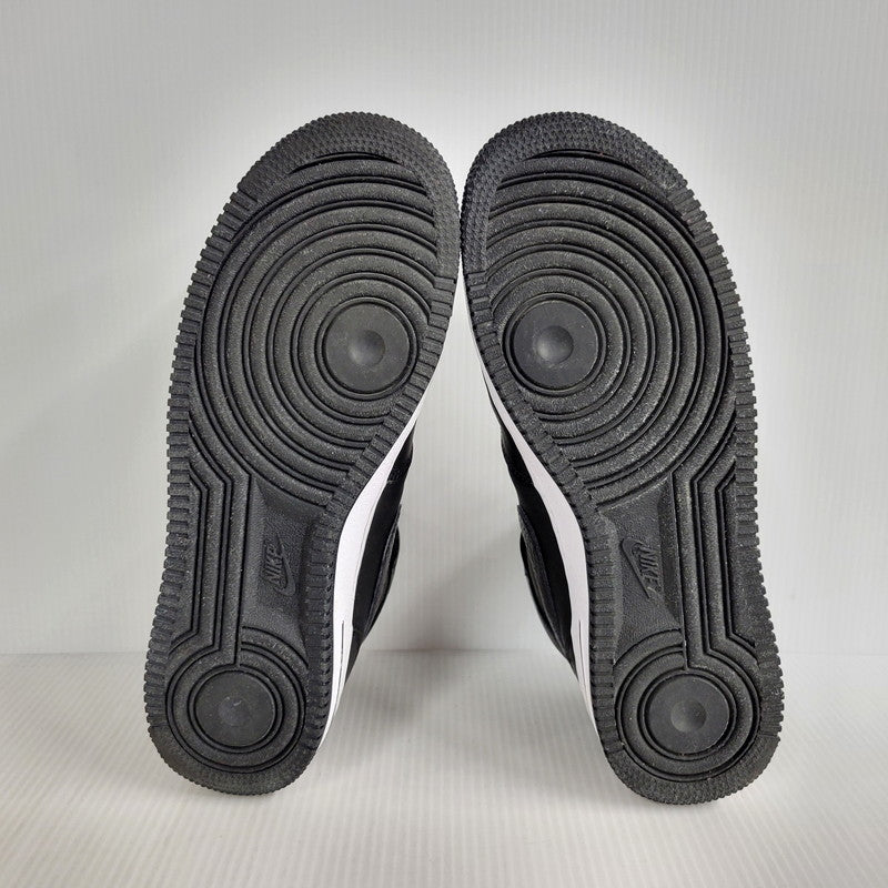 【中古品】【メンズ】 NIKE ナイキ × STUSSY ステューシー AIR FORCE 1 '07 MID SP DJ7840-001 エア フォース 1 '07 ミッド SP スニーカー シューズ 靴 160-250506-as-07-izu サイズ：28cm カラー：BLACK/BLACK-BLACK 万代Net店