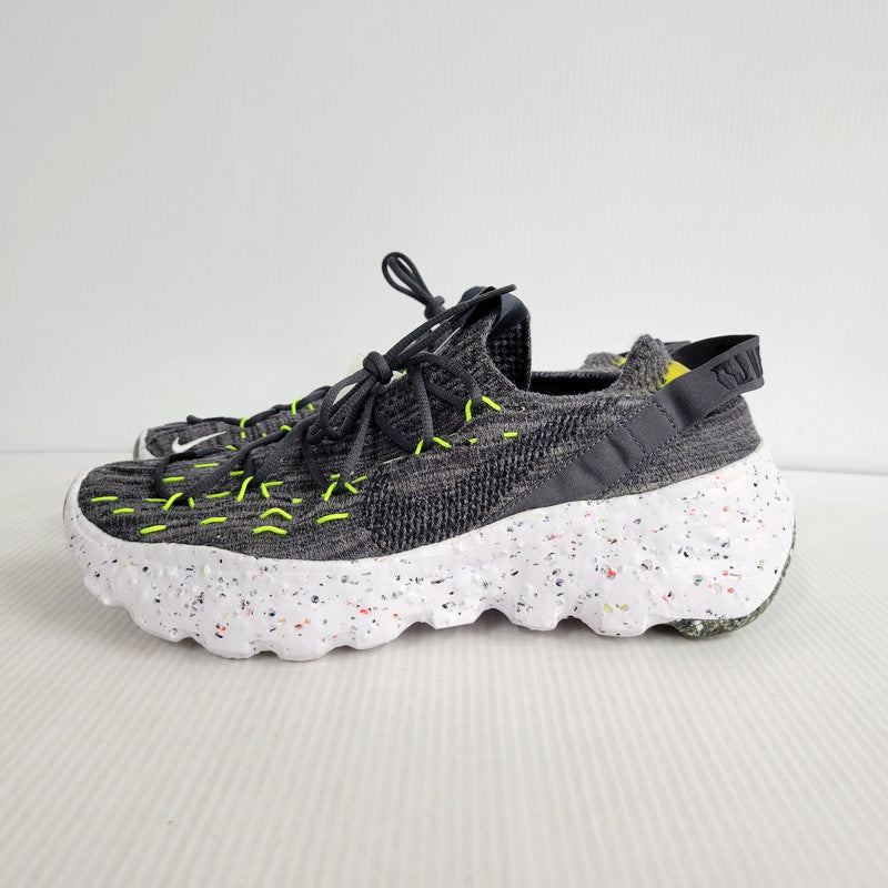 【中古美品】【メンズ】 NIKE ナイキ SPACE HIPPIE 04 CZ6398-010 スペース ヒッピー 04 スニーカー シューズ 靴 160-250508-as-04-izu サイズ：28cm カラー：BLACK/BLACK-VOLT-WHITE 万代Net店