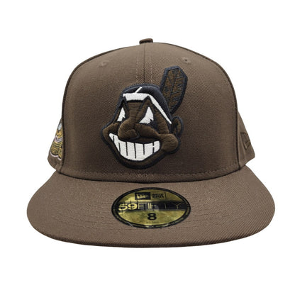 【中古品】【メンズ/レディース】 NEW ERA ニューエラ CLEVELAND INDIANS MLB WAHOO CUSTOM 59FIFTY CAP クリーブランド・ガーディアンズ ワフー酋長 BBキャップ ロゴ 刺繍 帽子 服飾雑貨 185-250516-ay-05-izu サイズ：8(63.5cm) カラー：ブラウン×ピンク 万代Net店