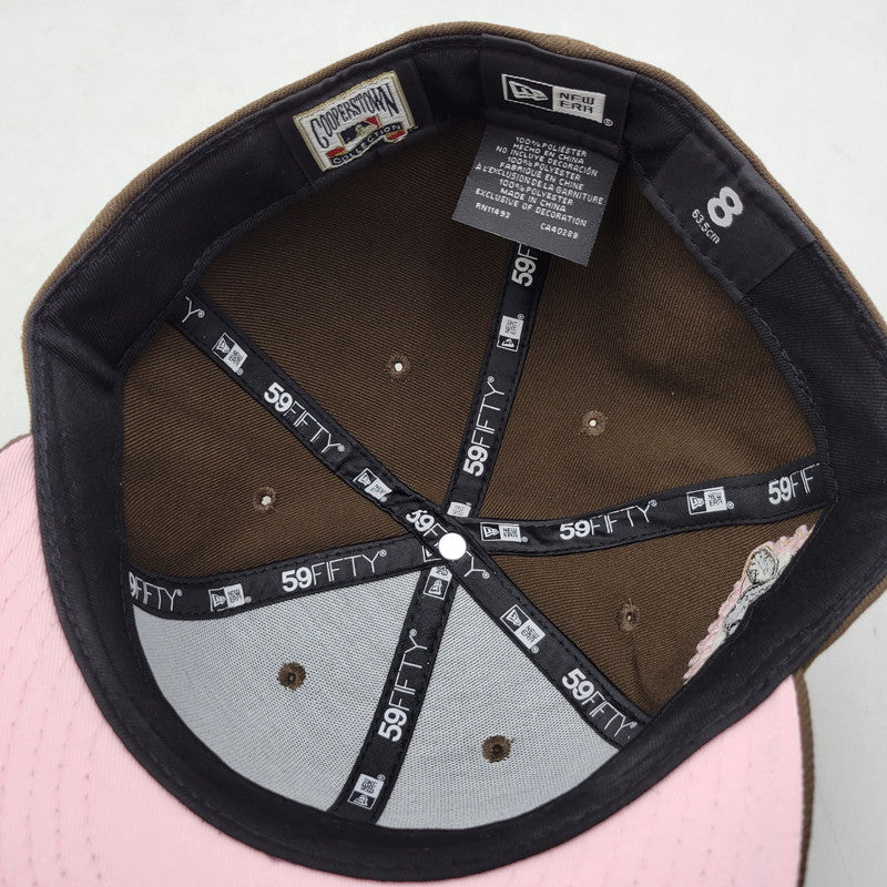 【中古品】【メンズ/レディース】 NEW ERA ニューエラ CLEVELAND INDIANS MLB WAHOO CUSTOM 59FIFTY CAP クリーブランド・ガーディアンズ ワフー酋長 BBキャップ ロゴ 刺繍 帽子 服飾雑貨 185-250516-ay-05-izu サイズ：8(63.5cm) カラー：ブラウン×ピンク 万代Net店