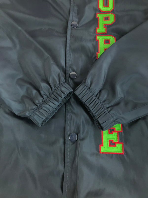 【中古品】【メンズ】 Supreme シュプリーム 17SS VERTICAL LOGO HOODED COACHES JACKET 17年春夏 バーティカル ロゴ フーディデッド コーチジャケット ライトアウター 149-251107-rt-08-tag サイズ：S カラー：ネイビー 万代Net店