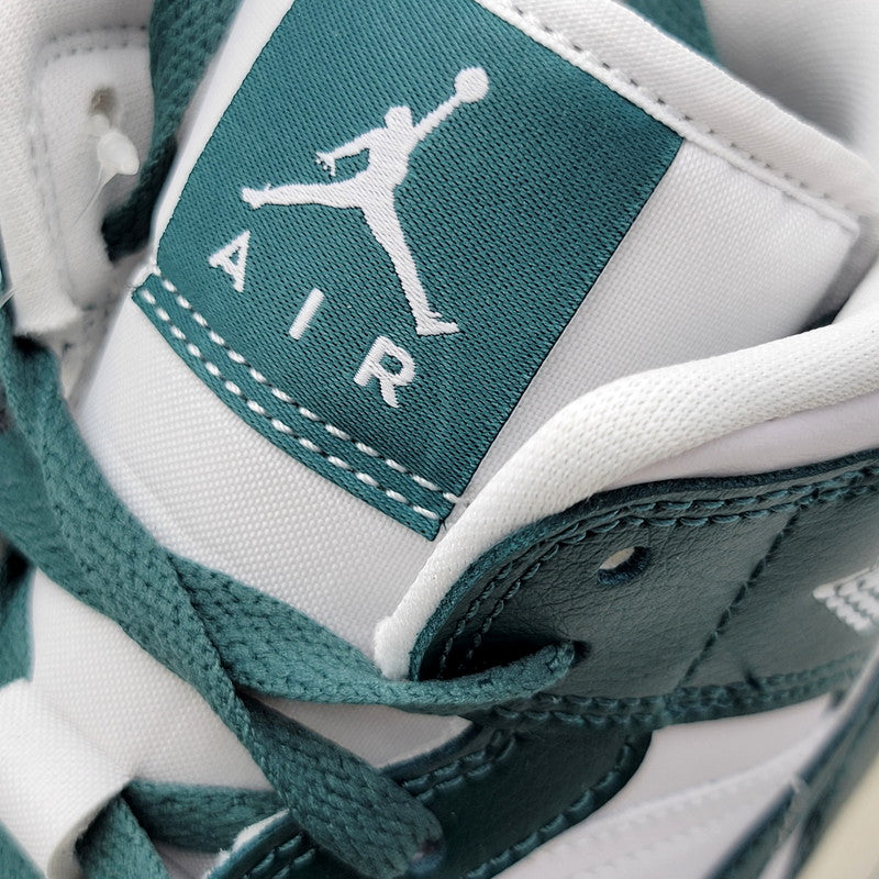 【中古美品】【レディース】 NIKE ナイキ WMNS AIR JORDAN 1 MID BQ6472-133 ウィメンズ エア ジョーダン 1 ミッド スニーカー シューズ 靴 166-250518-as-03-izu サイズ：24.5cm カラー：WHITE/OXIDIZED GREEN-SAIL 万代Net店