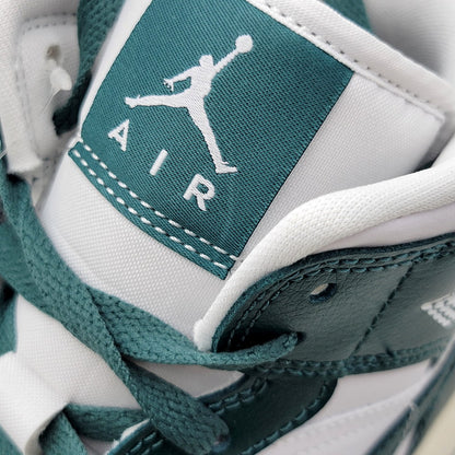 【中古美品】【レディース】 NIKE ナイキ WMNS AIR JORDAN 1 MID BQ6472-133 ウィメンズ エア ジョーダン 1 ミッド スニーカー シューズ 靴 166-250518-as-03-izu サイズ：24.5cm カラー：WHITE/OXIDIZED GREEN-SAIL 万代Net店