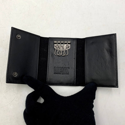【中古品】【メンズ/レディース】 DIESEL ディーゼル X09366 D PLAQUE LOGO KEY CASE Dプラーク ロゴ キーケース 208-250609-ya-04-izu カラー：ブラック 万代Net店