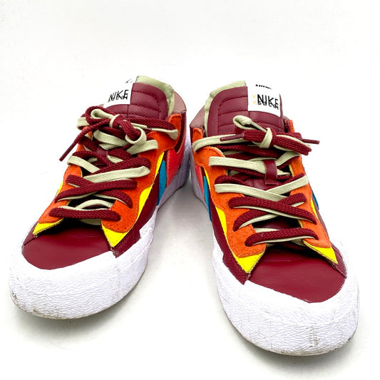 【中古品】【メンズ】 NIKE ナイキ × KAWS カウズ × SACAI サカイ BLAZER LOW DM7901-600 ブレーザー ロー スニーカー シューズ 靴 160-250605-as-02-izu サイズ：28cm カラー：TEAM RED/HOT LAVA-WHITE 万代Net店