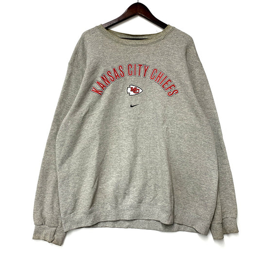 【現状渡し品】【メンズ】 NIKE ナイキ KANSAS CITY CHIEFS SWEATSHIRT FA-98-BSW スウェット トレーナー 長袖 ロゴ プリント トップス 146-250604-ay-08-izu サイズ：XL カラー：グレー 万代Net店