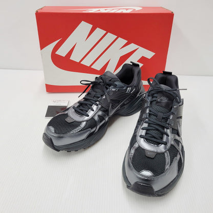 【中古美品】【メンズ】 NIKE ナイキ V2K RUN HJ4497-001 V2K ラン スニーカー シューズ 靴 160-250614-as-22-izu サイズ：33cm カラー：BLACK/DK SMOKE GREY-ANTHRACITE 万代Net店