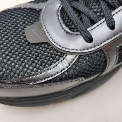 【中古美品】【メンズ】 NIKE ナイキ V2K RUN HJ4497-001 V2K ラン スニーカー シューズ 靴 160-250614-as-22-izu サイズ：33cm カラー：BLACK/DK SMOKE GREY-ANTHRACITE 万代Net店