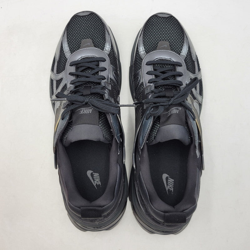 【中古美品】【メンズ】 NIKE ナイキ V2K RUN HJ4497-001 V2K ラン スニーカー シューズ 靴 160-250614-as-22-izu サイズ：33cm カラー：BLACK/DK SMOKE GREY-ANTHRACITE 万代Net店