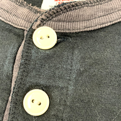 【中古品】【メンズ】 BARNS OUTFITTERS バーンズアウトフィッターズ LS HENLEYNECK CUT AND SEW ”BLACK" 長袖 黒 145-250703-rk-08-izu サイズ：M カラー：ブラック 万代Net店