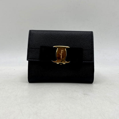 【中古美品】【レディース】 Salvatore Ferragamo サルヴァトーレフェラガモ 22 A926/257 ヴァラリボン 二つ折り財布 ウォレット 181-250610-as-17-izu カラー：ブラック 万代Net店