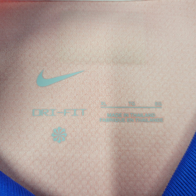 【中古品】【メンズ】 NIKE ナイキ ATLETICO DE MADRID 24-25 HOME SS UNIFORM FN8790-406 アトレティコ マドリード ホーム レプリカ ユニフォーム 半袖 ロゴ プリント トップス 148-250615-ay-05-izu サイズ：XL カラー：マルチ 万代Net店