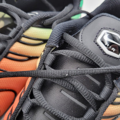 【中古品】【メンズ】 NIKE ナイキ W AIR MAX PLUS DZ3670-001 ウィメンズ エア マックス プラス スニーカー シューズ 靴 160-250619-as-04-izu サイズ：28cm カラー：BLACK/WHITE-VIOTECH-TEAM RED 万代Net店