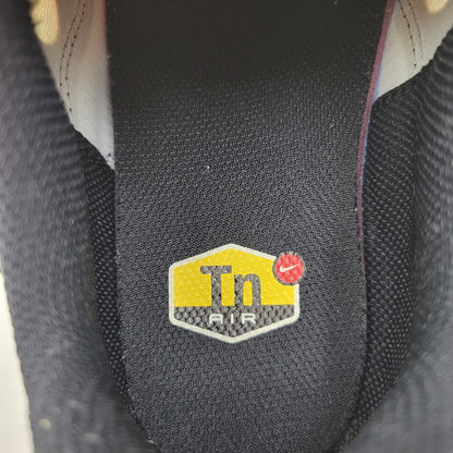 【中古品】【メンズ】 NIKE ナイキ W AIR MAX PLUS DZ3670-001 ウィメンズ エア マックス プラス スニーカー シューズ 靴 160-250619-as-04-izu サイズ：28cm カラー：BLACK/WHITE-VIOTECH-TEAM RED 万代Net店