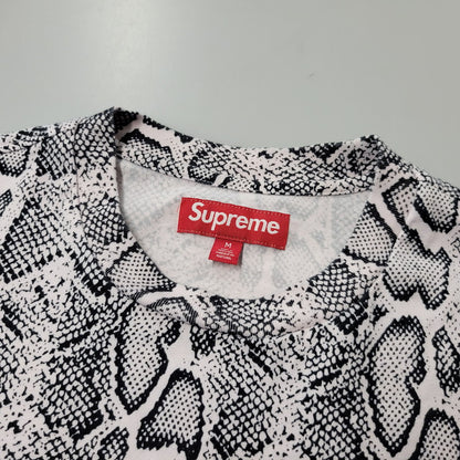 【中古品】【メンズ】 Supreme シュプリーム SNAKE PATTERN SMALL BOX LOGO SS TEE スモール ボックス ロゴ ショートスリーブ Tシャツ 半袖 トップス 149-250713-as-20-izu サイズ：M カラー：マルチカラー 万代Net店
