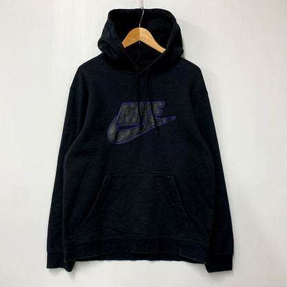 【中古品】【メンズ】 Supreme シュプリーム × NIKE ナイキ LEATHER APPLIQUE HOODED SWEATSHIRT CK6225-010 レザー アップリケ フーデッド スウェットシャツ パーカー 長袖 トップス 149-250710-as-20-izu サイズ：L カラー：ブラック 万代Net店